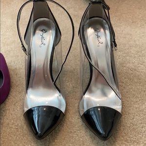 Size 10 clear and black around the ankle pump